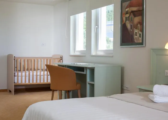 Lukic מאקרסקה