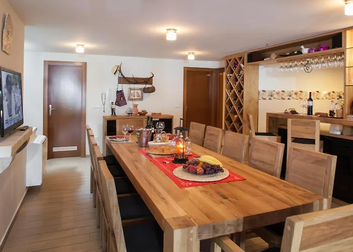 Lukic מאקרסקה