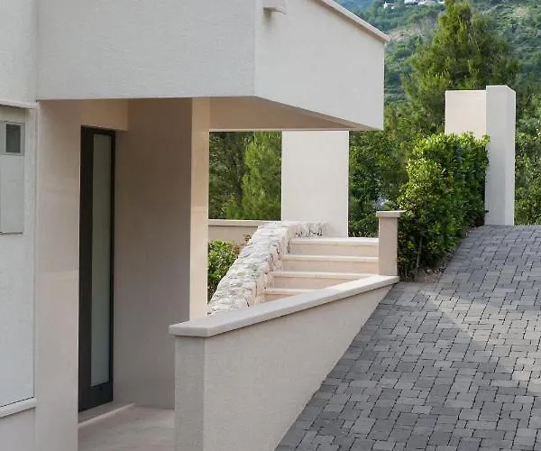 Lukic וילה מאקרסקה